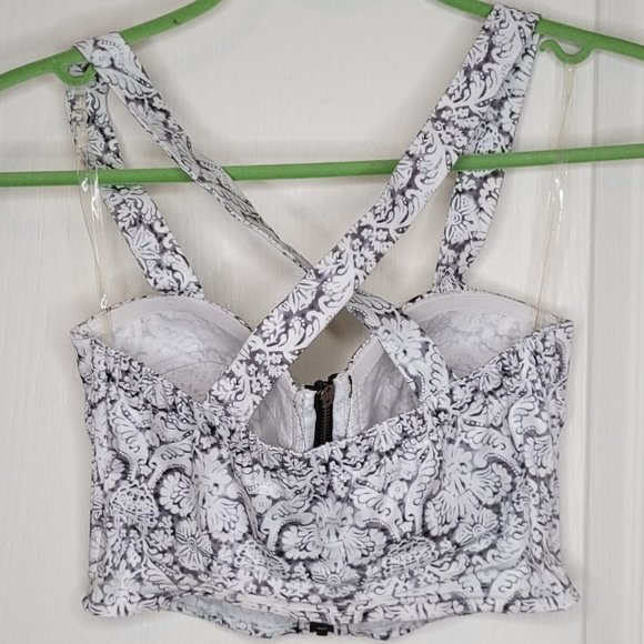 ALI & KRIS // Bustier Crop Top - Picture 2 of 3